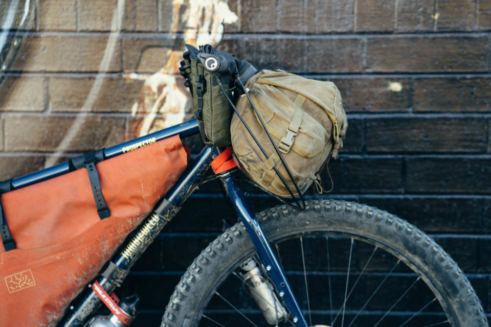 BXB Goldback Saddlebag Review, waxed canvas