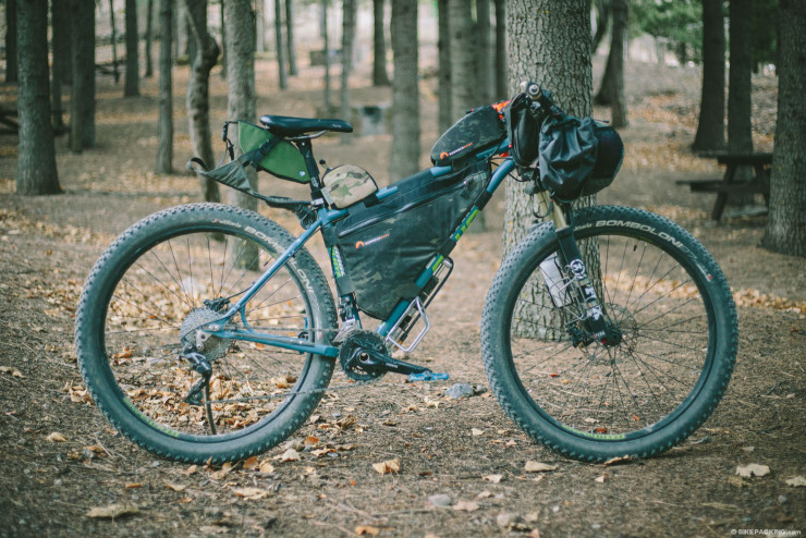 Jamis Dragonslayer, 27.5+ Bikepacking, Bedrock Bags